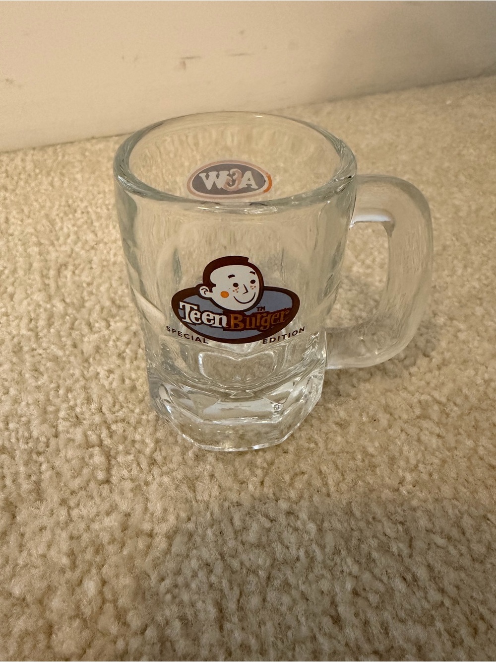 Special Edition a&w teenburger Glass Mug